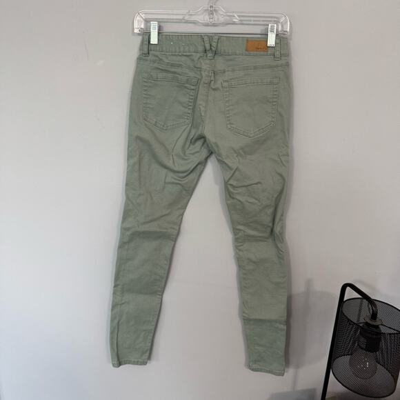 VANITY Light Muted Green Distressed Jean Leggings Jeggings Women’s Size Medium - Picture 2 of 6